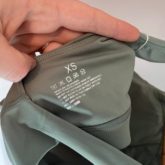 Crop High Neck Tank Top Green Size XS NWT Workout Athletic Sporty - Picture 7 of 7